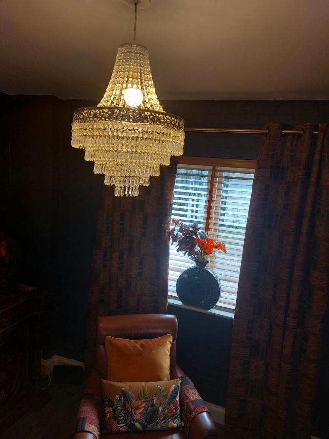 Romeo & Juliet'S With Private Parking Apartment สแตรทฟอร์ด อะพอน เอวอน ภายนอก รูปภาพ